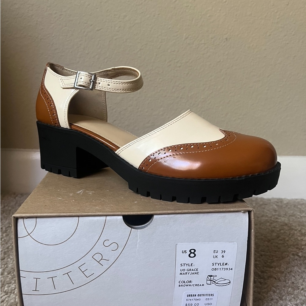 Urban outfitters: Brown/ Cream shoes Size: 8